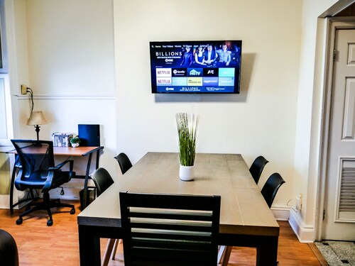 ✨Historic Full Amenities 2BR Apt @ Downtown Albany