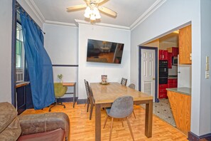 Dining - ✨Historic Full Amenities 2BR Apt @Downtown Albany (Albany)