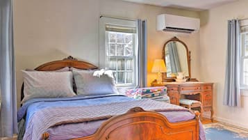 2 bedrooms, iron/ironing board, internet, bed sheets