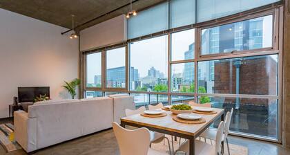 Stylish Loft 0.7 Miles From Downtown!