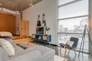 TV