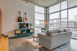 TV
