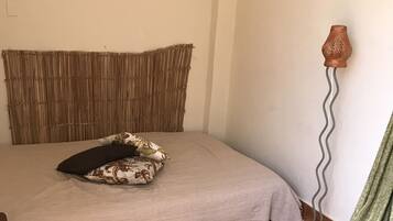 2 quartos, ferros/tábuas de passar roupa, Wi-Fi, roupa de cama