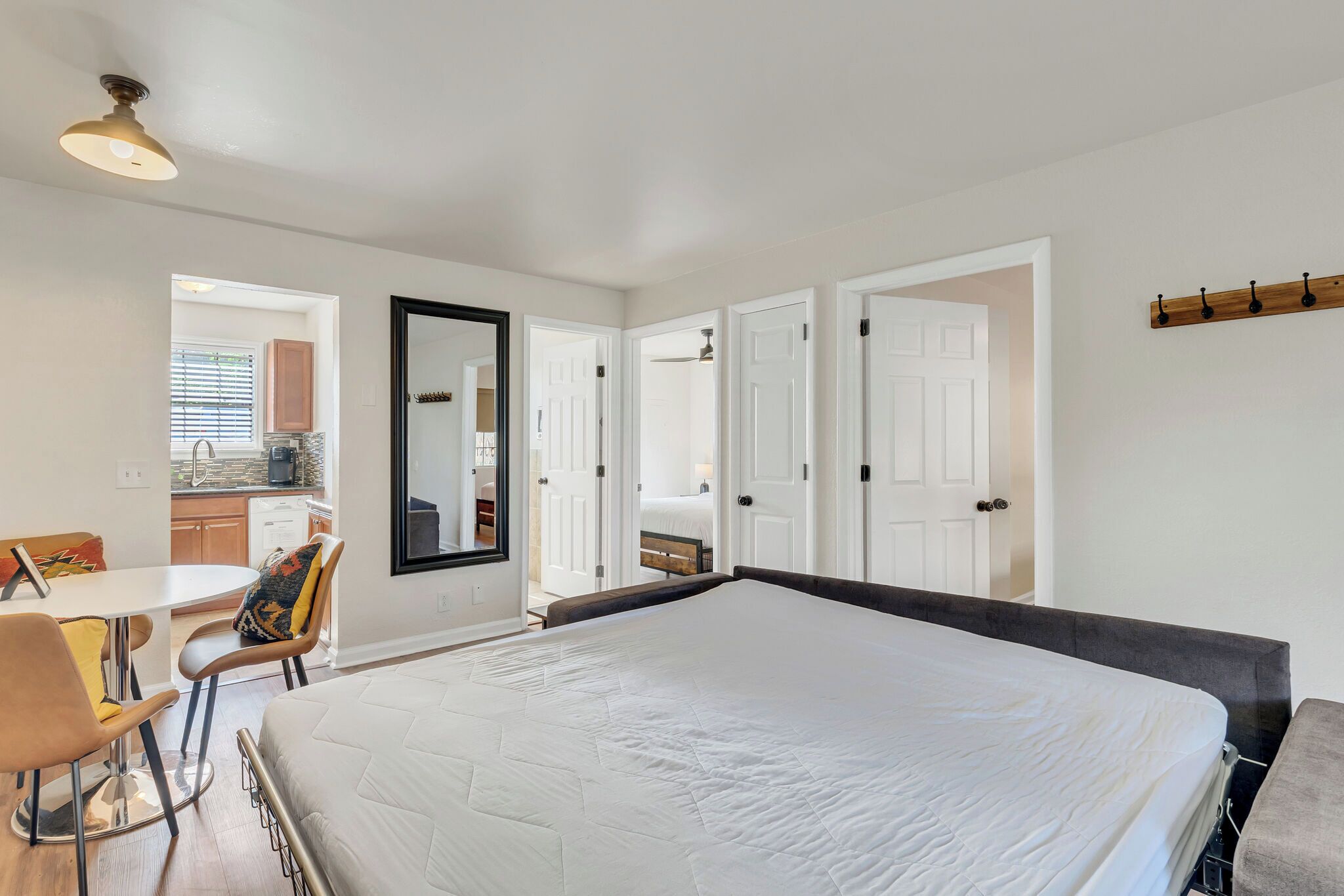 2 soverom, strykejern/-brett, internett (inkludert) og sengetøy