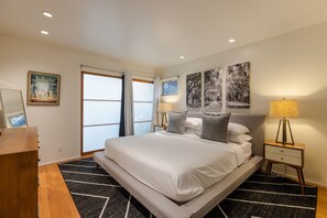 3 多间卧室、办公桌、熨斗/熨衣板、旅行婴儿床