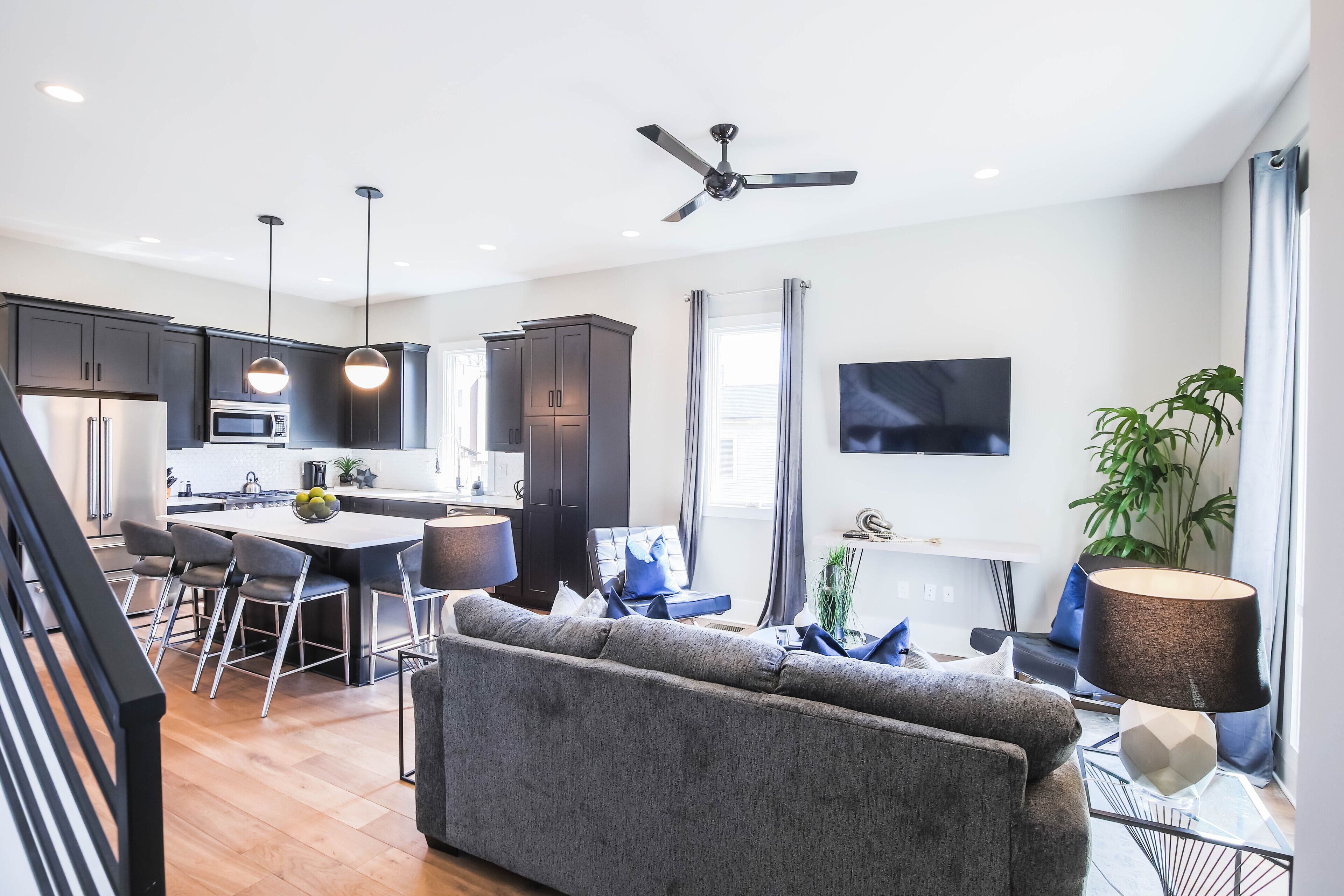 ★NEW LUXURY HOME BUILT FOR GROUP COMFORT & STYLE★