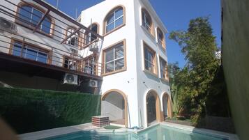 Piscina a l'aire lliure