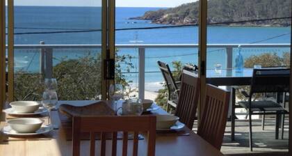 Gorgeous pet-friendly house at Pambula Beach.