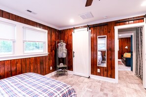 1 bedroom, iron/ironing board, free WiFi, bed sheets - Explore & Bike from Upscale Cabin near Brevard (Pisgah Forest)