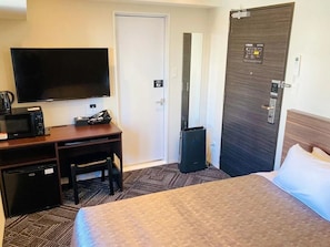 Premium bedding, desk, iron/ironing board, free WiFi - Hotel Livemax Sendai Hirose-dori (Sendai)