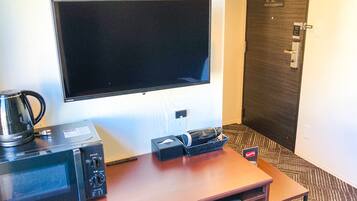 1 bedroom, premium bedding, desk, iron/ironing board