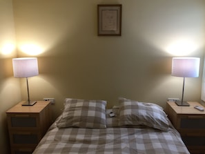 2 chambres, fer et planche Ă repasser, Wi-Fi, draps fournis