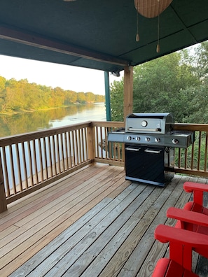 Property grounds - Cabin Right on Current River, conveniently located close to town. (Doniphan)