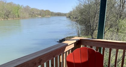 Cabin Right on Current River, conveniently located close to town.