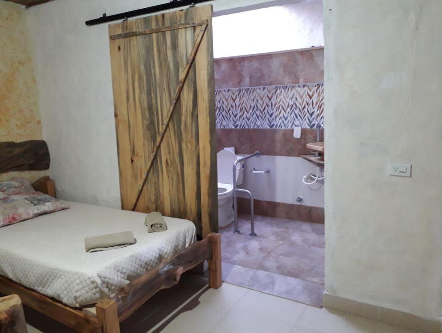 4 chambres, Wi-Fi gratuit, draps fournis