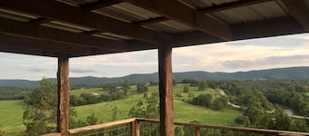 NEW! CJ's Crooked Hideaway-Secluded Cabin Near the White River