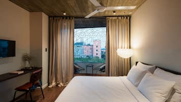 Minibar, individuelt dekorert, individuelt innredet og skrivebord