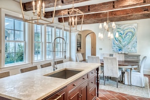 Dining - The Shore House - Private Pool! Beautiful Courtyard! Free Fitness/Tennis! (Panama City Beach)