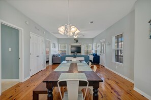 Dining - Fort Morgan 3BR Cottage | Pool, Walk to Beach | Late-Summer & Snowbird Haven (Gulf Shores)