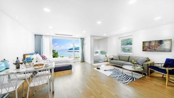 Room (301 (Ocean View/Spa)) | Free WiFi