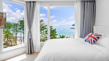 Room (302 (Ocean View)) | Free WiFi