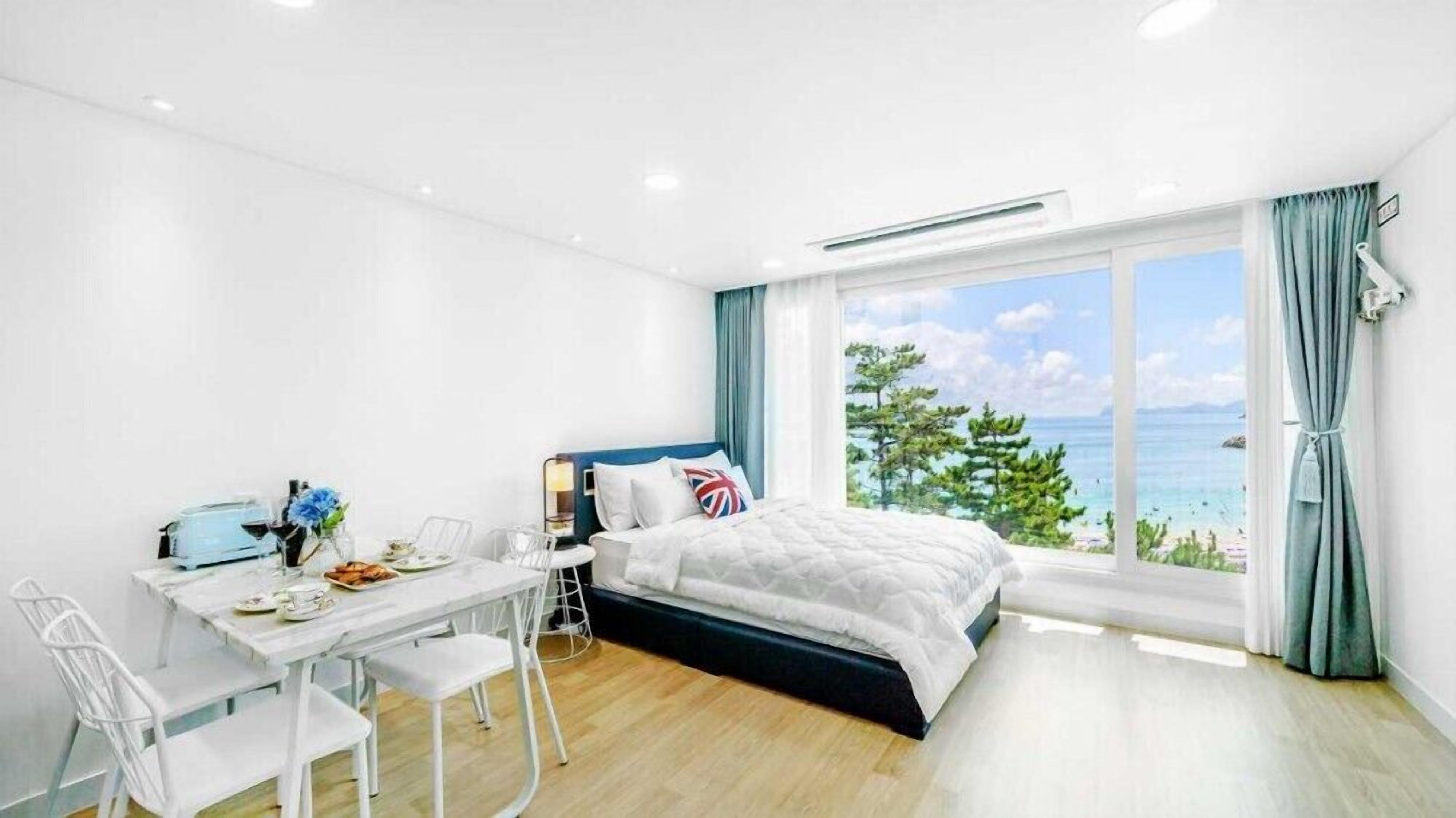 Room (301 (Ocean View/Spa)) | Free WiFi