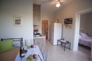 2 Schlafzimmer, Zimmersafe, Bügeleisen/Bügelbrett, WLAN
