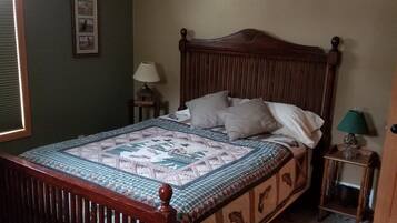 4 bedrooms, travel crib, free WiFi, bed sheets