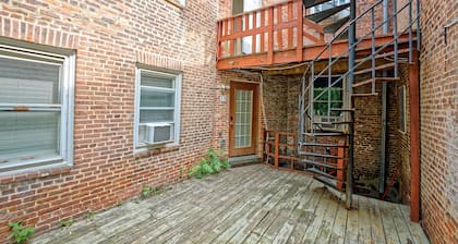 Cozy Garden 2-Bed Full Amenities @ Downtown Albany