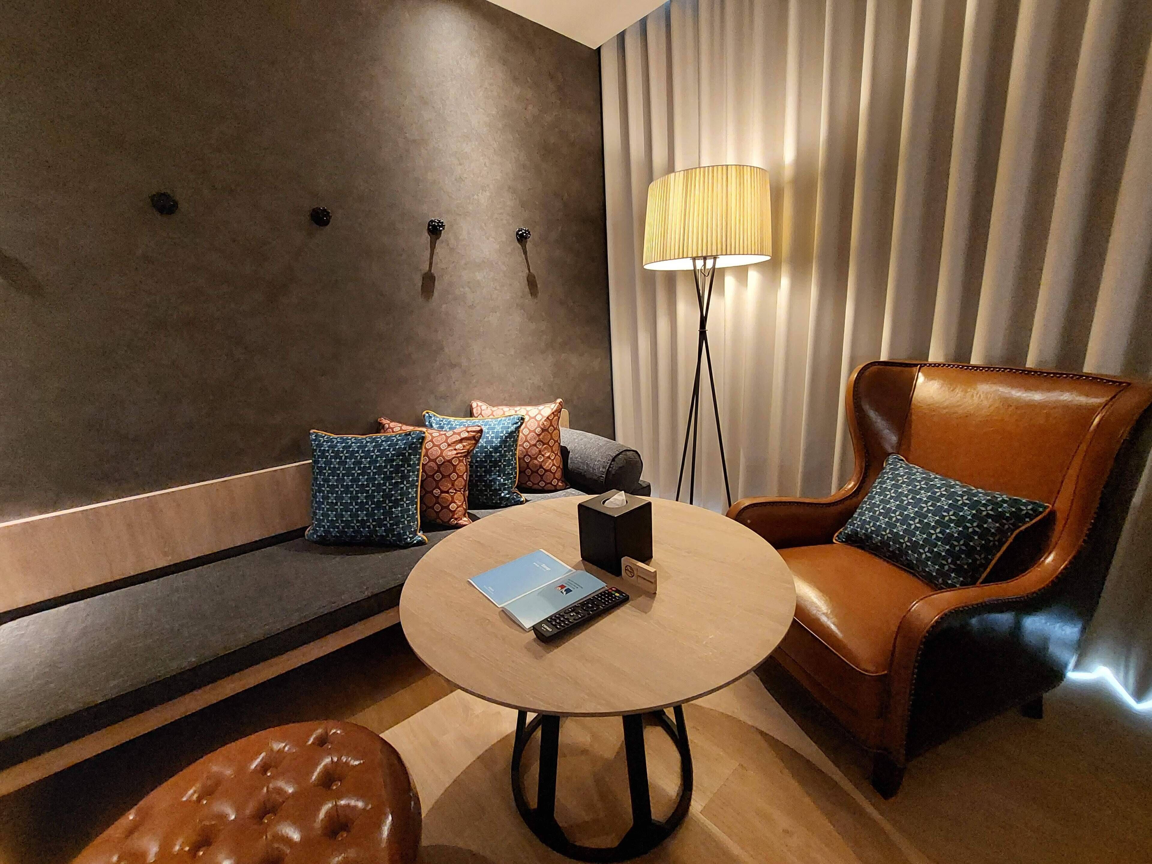 deluxe family queen - 4 pax | 1 bedroom, blackout curtains, soundproofing, free wifi