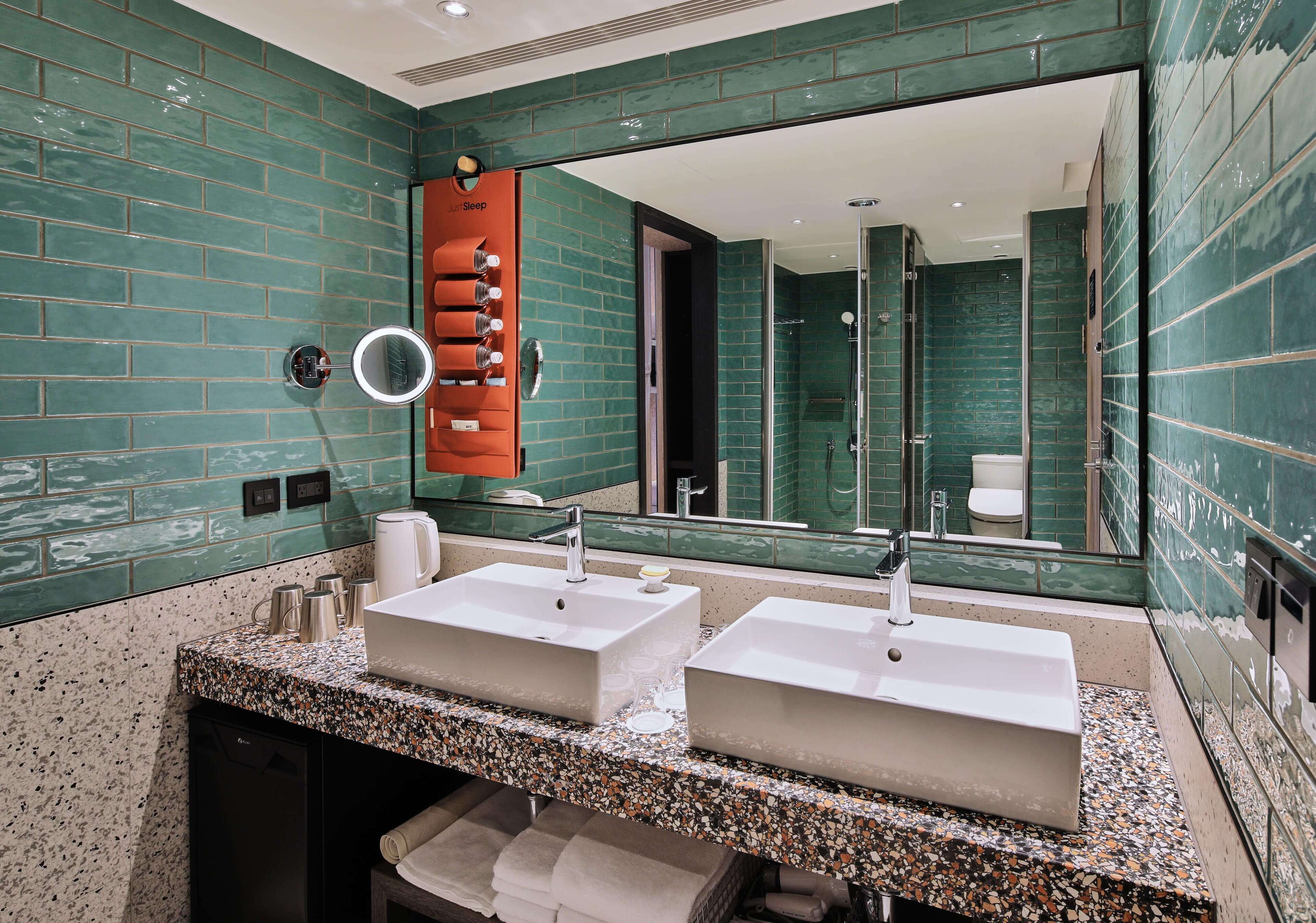 superior quadruple - 4 pax | bathroom | shower, hair dryer, slippers, bidet