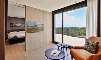 Cortinas blackout, sistema de insonorización y wifi gratis 