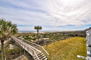 Property grounds - Anchors Away - Hosted By Moore AI Rentals (Fernandina Beach)