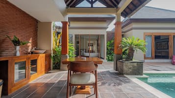 Villa, 1 chambre, piscine privée | Literie de qualité supérieure, minibar, coffres-forts dans les chambres