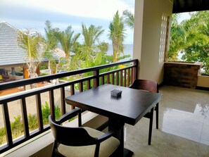 Villa, 1 soverom, privat basseng, sjøutsikt | Sengetøy av topp kvalitet, minibar, safe på rommet og skrivebord