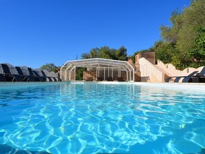 Indoor pool, outdoor pool - Villa-Superior-Private Bathroom-Sea View-Villa 4 - 6 personnes (Sainte-Lucie de Porto-Vecchio)