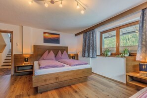 4 bedrooms, iron/ironing board, travel cot, WiFi