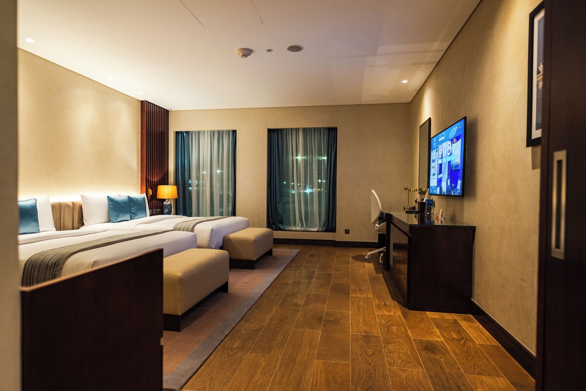 Family Twin Room, 2 Double Beds | Blackout drapes, soundproofing, iron/ironing board, WiFi (free)