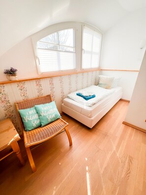 1 bedroom, free WiFi, bed sheets
