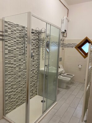 Dusche, Bidet