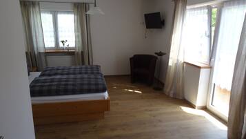 2 quartos, acesso à internet, roupa de cama