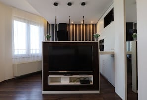 Galerius Gold DeLuxe | Living area | TV