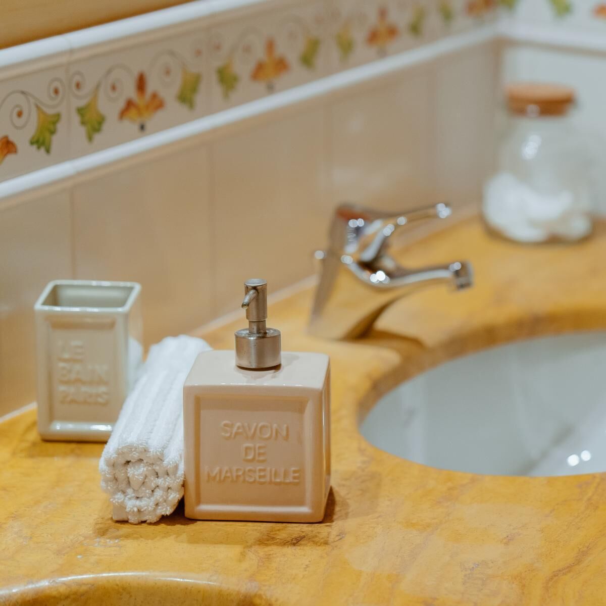 Luxury Spaciuos Quadruple Room With Large Modern Ensuite Bathroom And Airconditioning - Bergamo