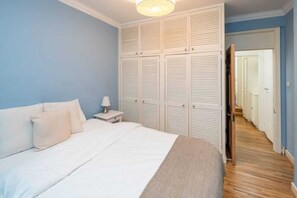 Huoneisto (2 Bedrooms) | 2 makuuhuonetta, kannettavalle tietokoneelle sopiva työtila