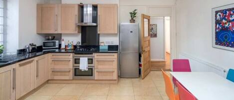 Apartment (2 Bedrooms) | Private kitchen