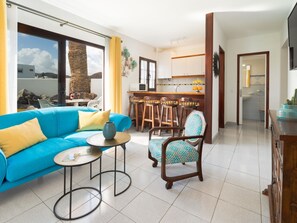 TV, Netflix, streaming services - Apartament La Graciosa, only 170m from the sea in nudist complex (Charco del Palo)