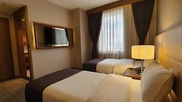 Single Room | Premium bedding, minibar, in-room safe, desk