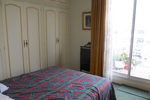2 bedrooms, iron/ironing board, travel crib, WiFi - Superbe Appartement Front de Mer, Pieds Dans L'eau,vue Panoramique, 6 ème Étage (Nice)