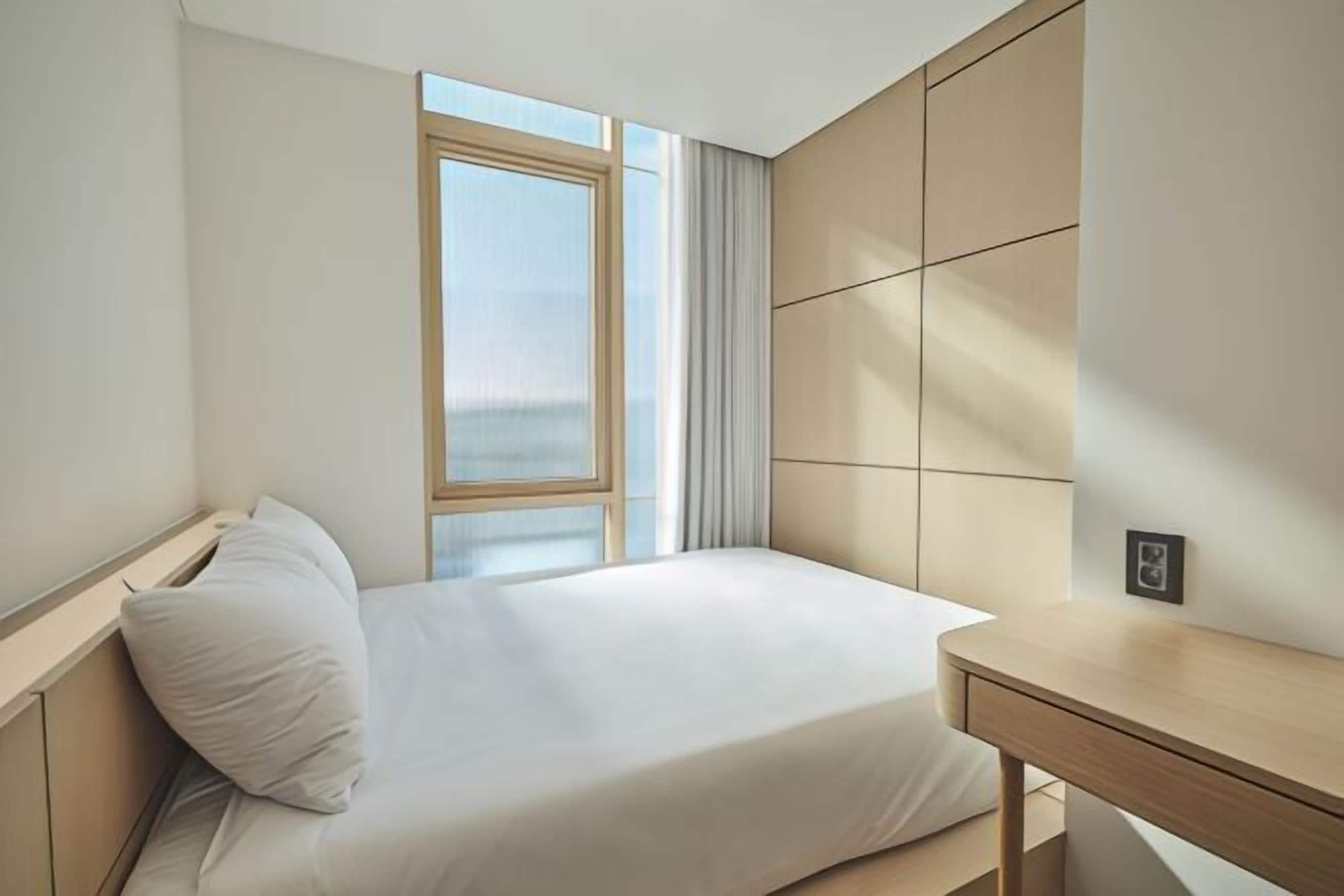 Laptopgeeigneter Arbeitsplatz, Verdunkelungsvorhänge