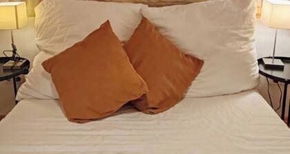 Charming 2-room Apartment Lakenear, Fewo am See